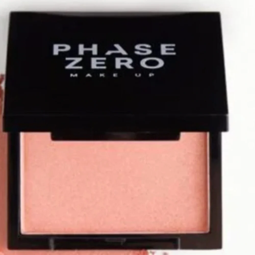 Phase Zero Powder Blusher Making Moves Shimmery Coral Peach Compact with Mirror